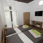 Prenociste Kastel 3*