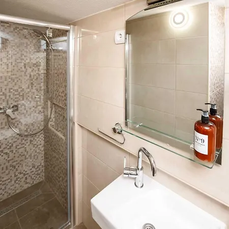 Pensión Prenociste Kastel 3*