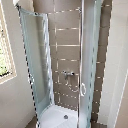 Prenociste Kastel 3* Knin