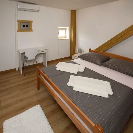 Prenociste Kastel