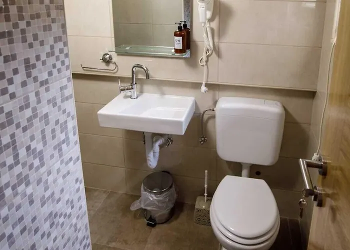 Prenociste Kastel 3*