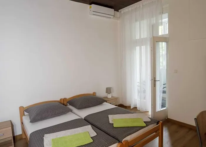 Prenociste Kastel Pensionat Knin