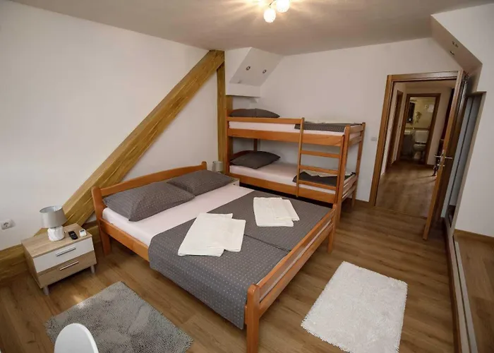 Pensionat Prenociste Kastel 3*