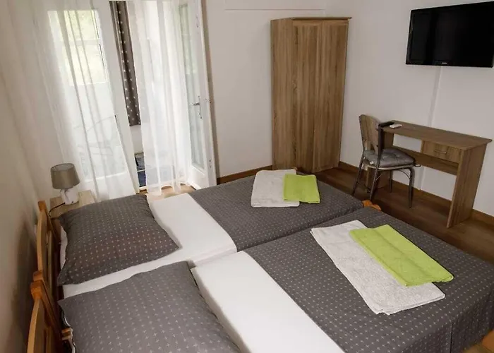 Pensionat Prenociste Kastel 3*