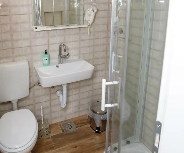 Prenociste Kastel Pensionat