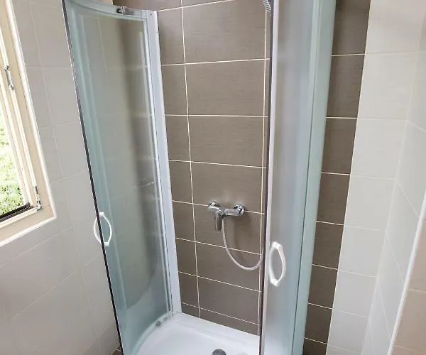 Prenociste Kastel 3* Knin