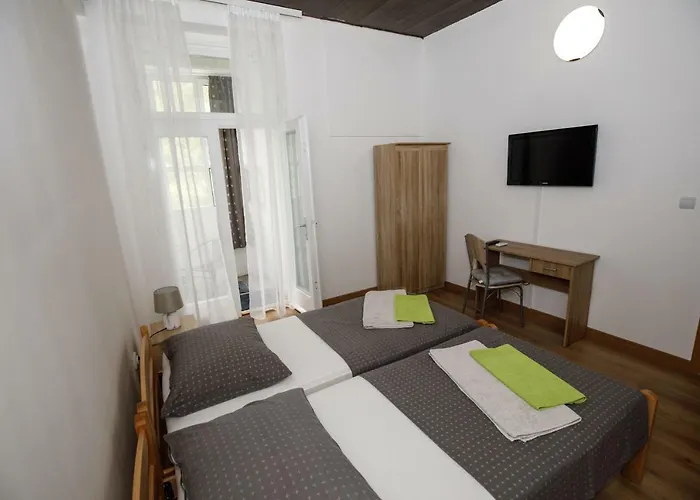 Prenociste Kastel 3*