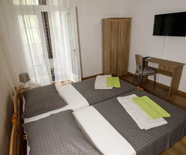 Prenociste Kastel 3*